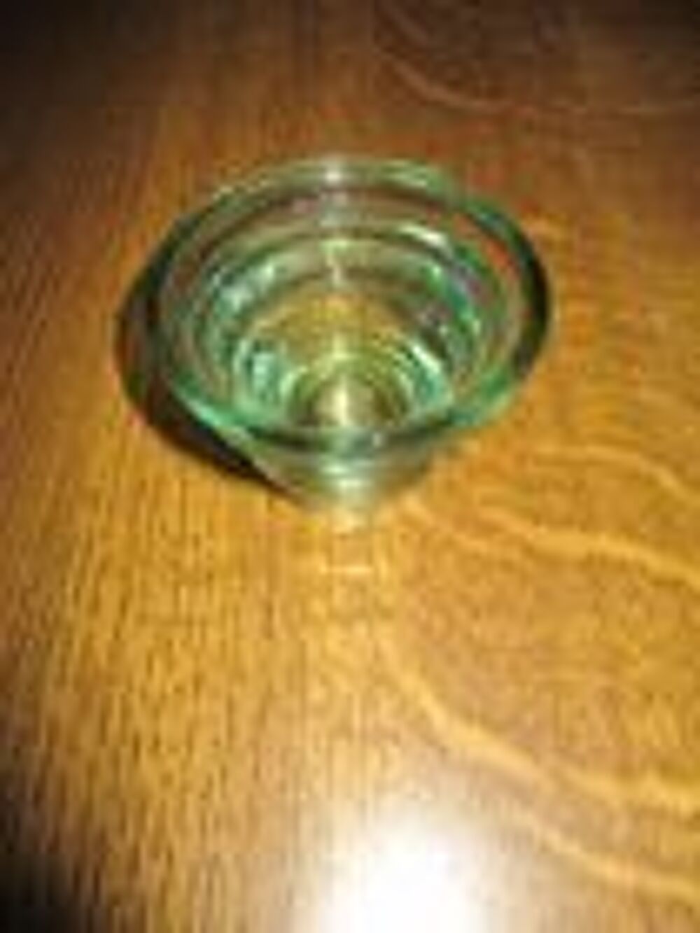 Bougeoir vert transparent en verre - pas un &eacute;clat Décoration