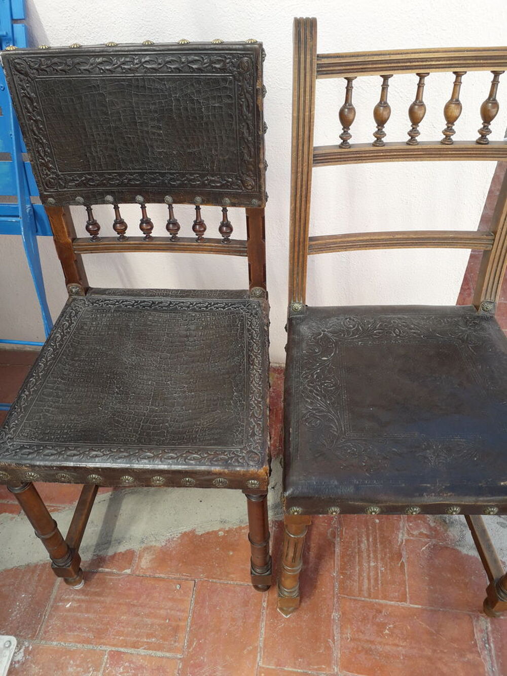 2 chaises dessus cuir Meubles