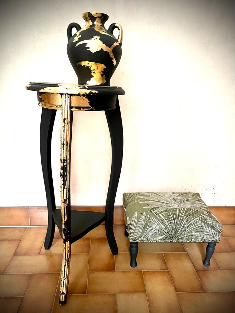 Console noir mat et feuilles d'or + vase style contemporain Meubles