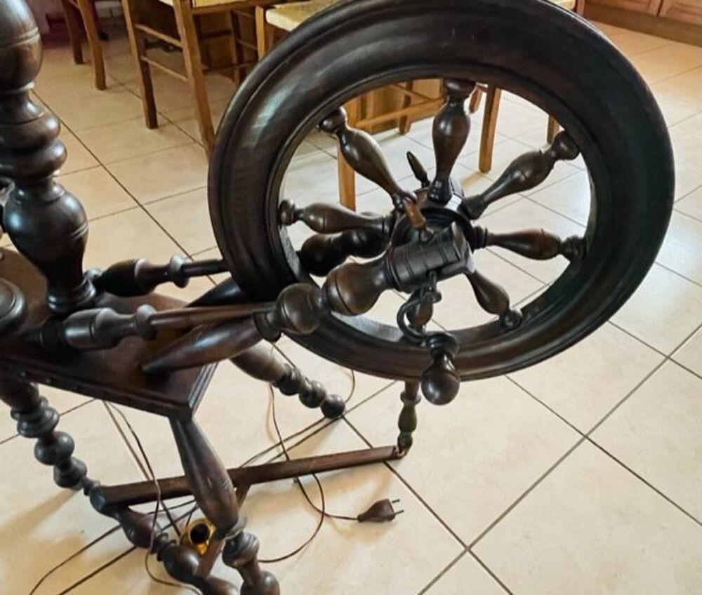 Rouet breton avec lampadaire Décoration