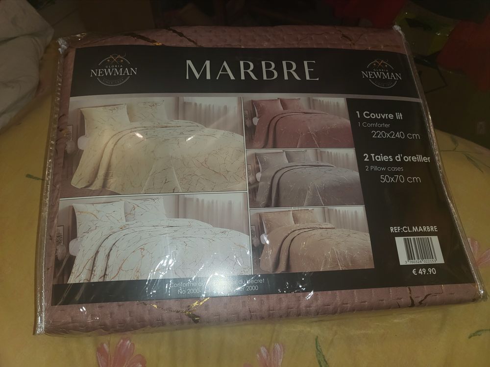 Couvre lit 2personne + 2taie d'oreiller neuf Maroquinerie