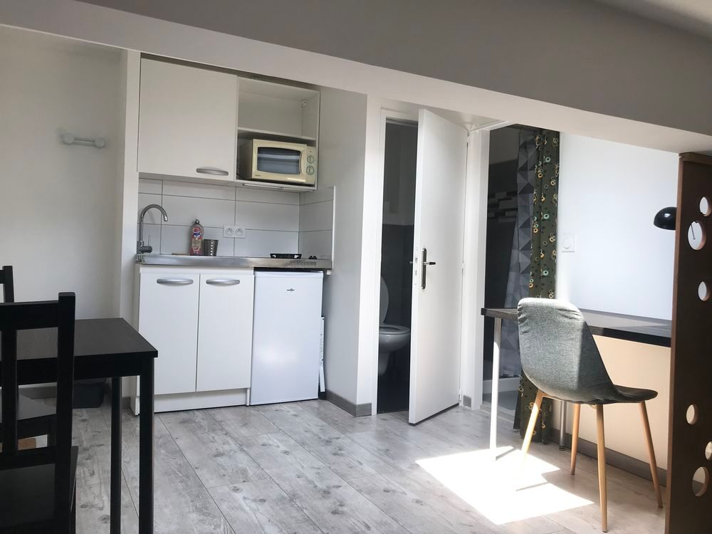 Location Appartement Studio meublé et équipé, 24m² - 330€ charges comprises Saint-Étienne
