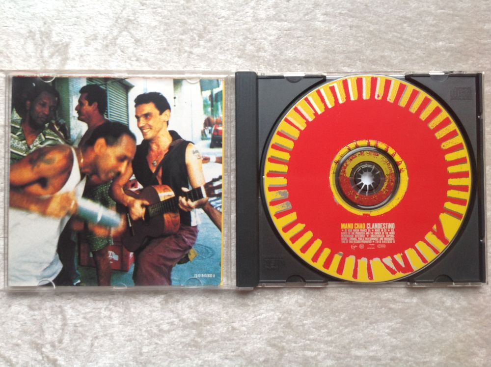 MANU CHAO CLANDESTINO Envoi Possible
CD et vinyles