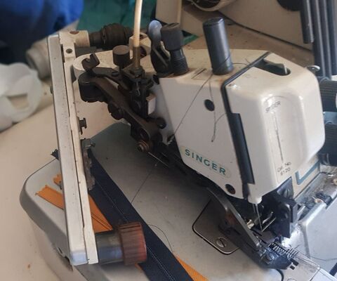 surfileuse singer 450 La Ville-aux-Dames (37)