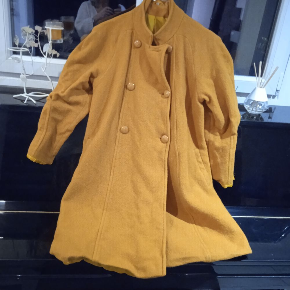 Manteau moutarde pure laine vierge moutarde T 42 fermeture b Vêtements
