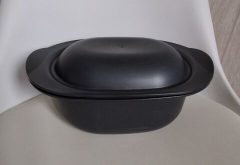 Cocotte Ultra Pro Tupperware 3,5l et 2 livres de recettes 69 Orthez (64)