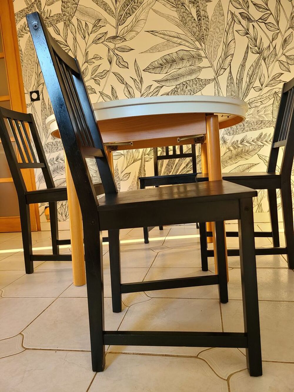 4 chaises noires en bois IKEA Meubles