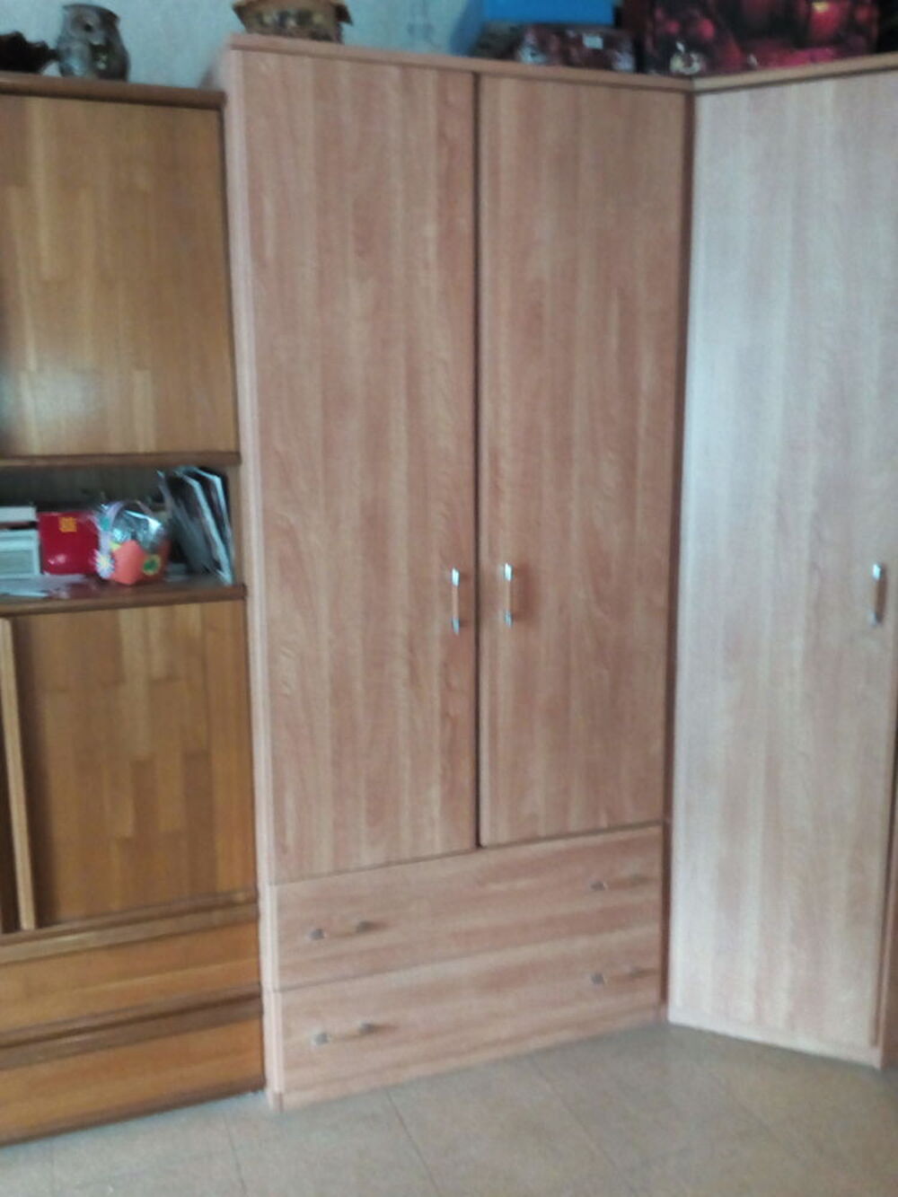 Armoire avec penderie Meubles