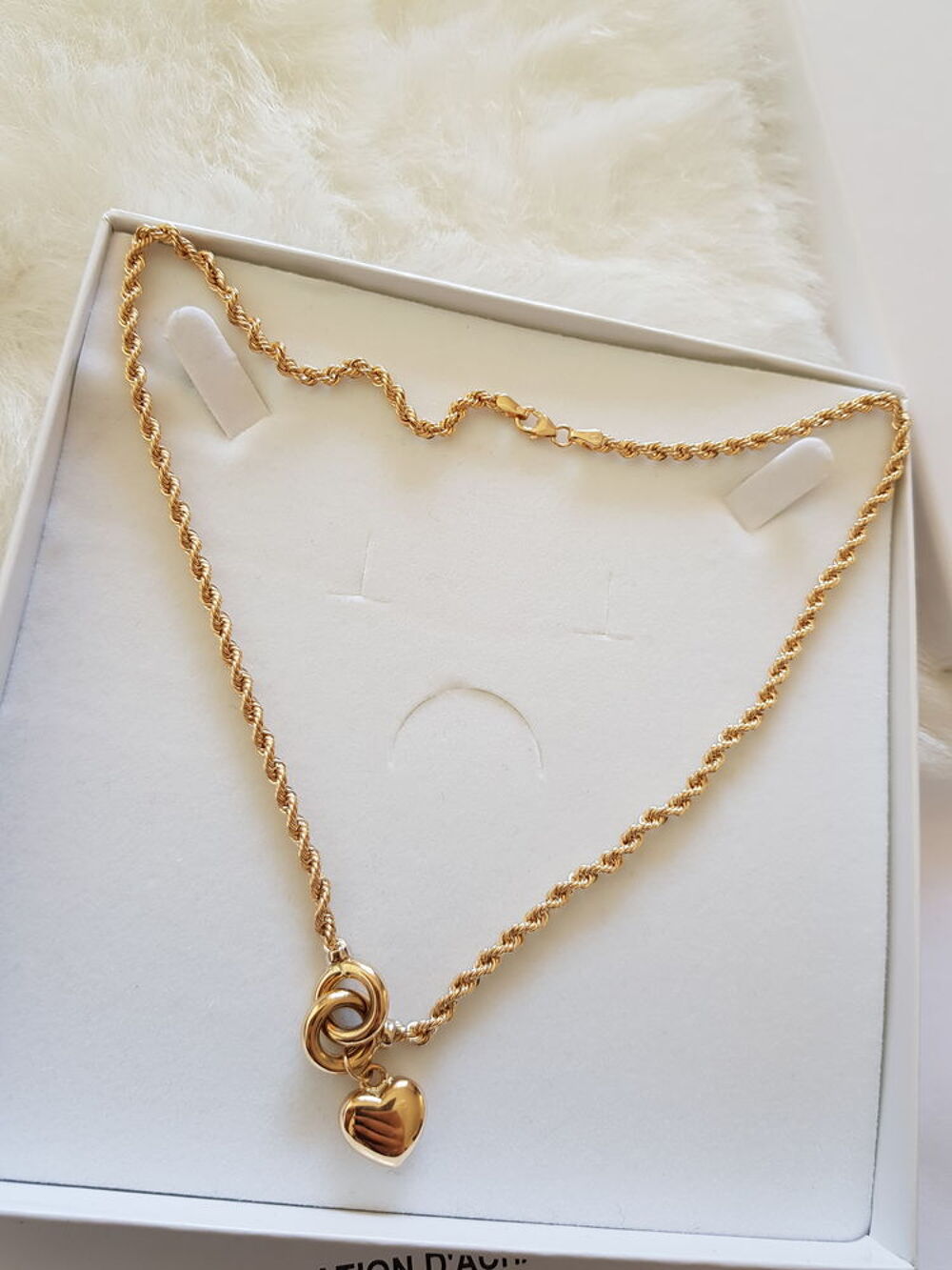 Collier en Or jamais porter Bijoux et montres