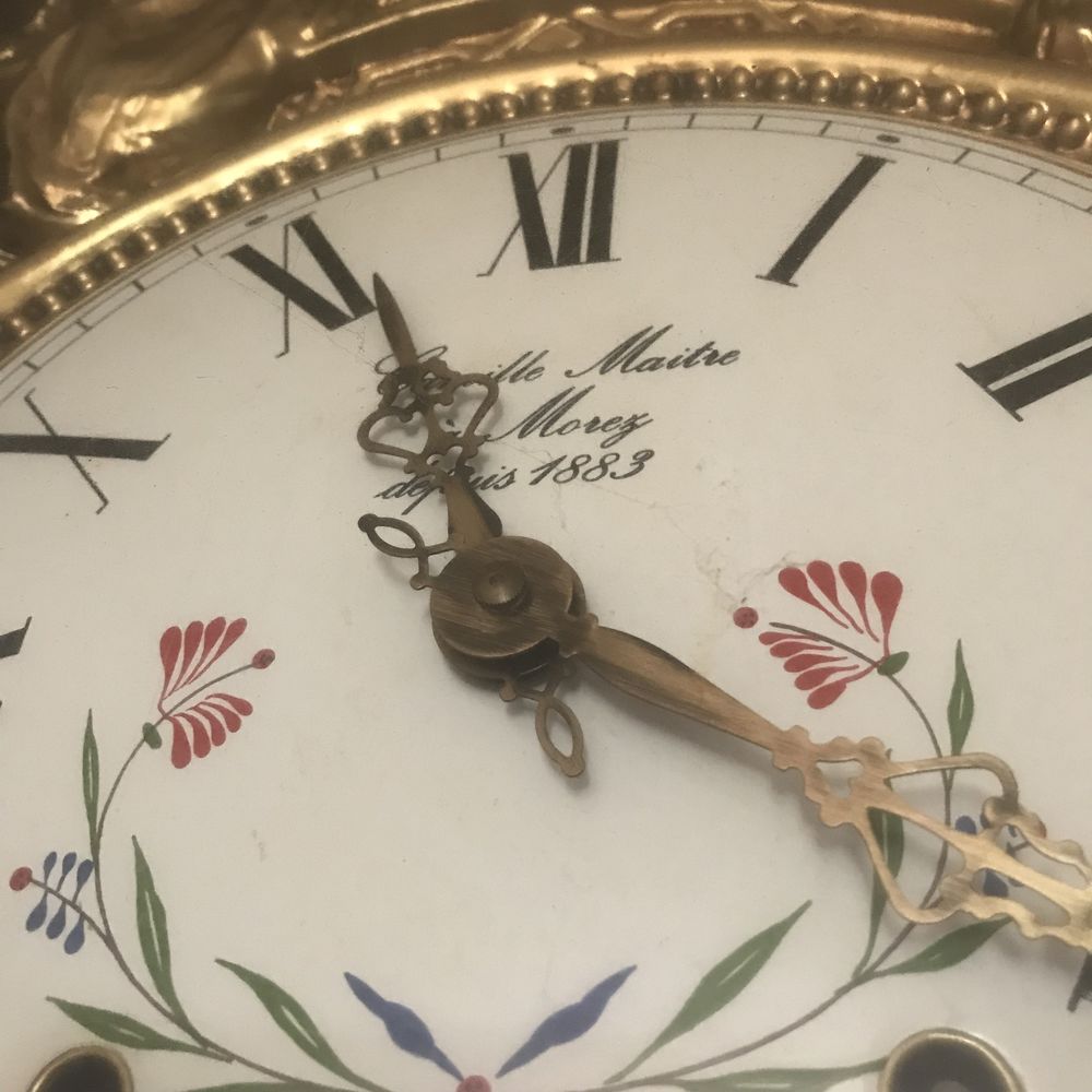 horloge comtoise 
BELLE horloge COMTOISE 
en merisier Meubles