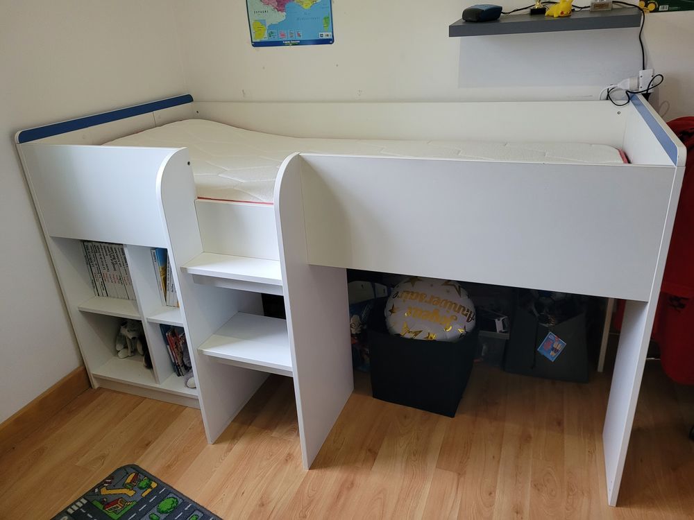 Chambre enfant avec lit et bureau Meubles