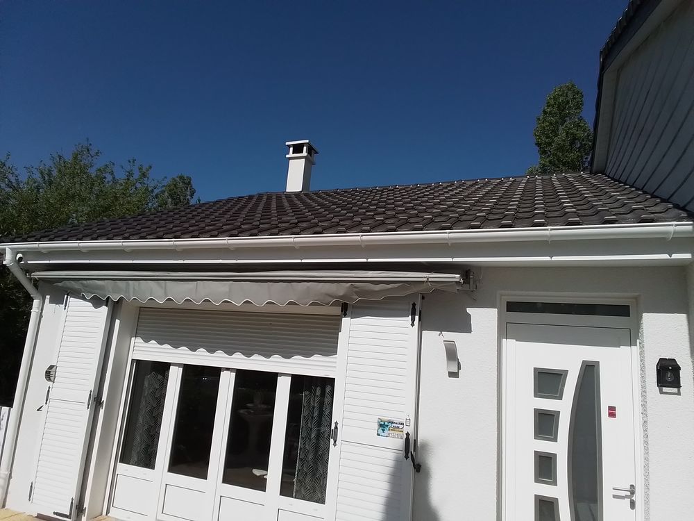 Store banne 5m par 3m 80euros
Jardin