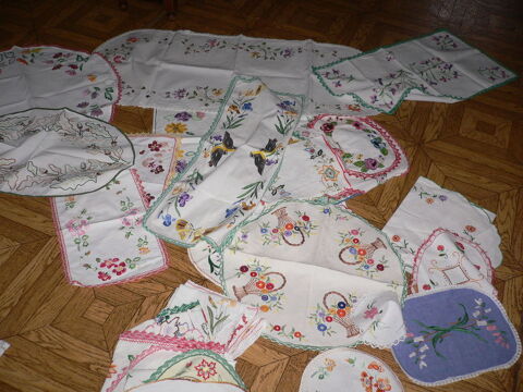 Lot de diffrents tapis brod main 0 Gironcourt-sur-Vraine (88)