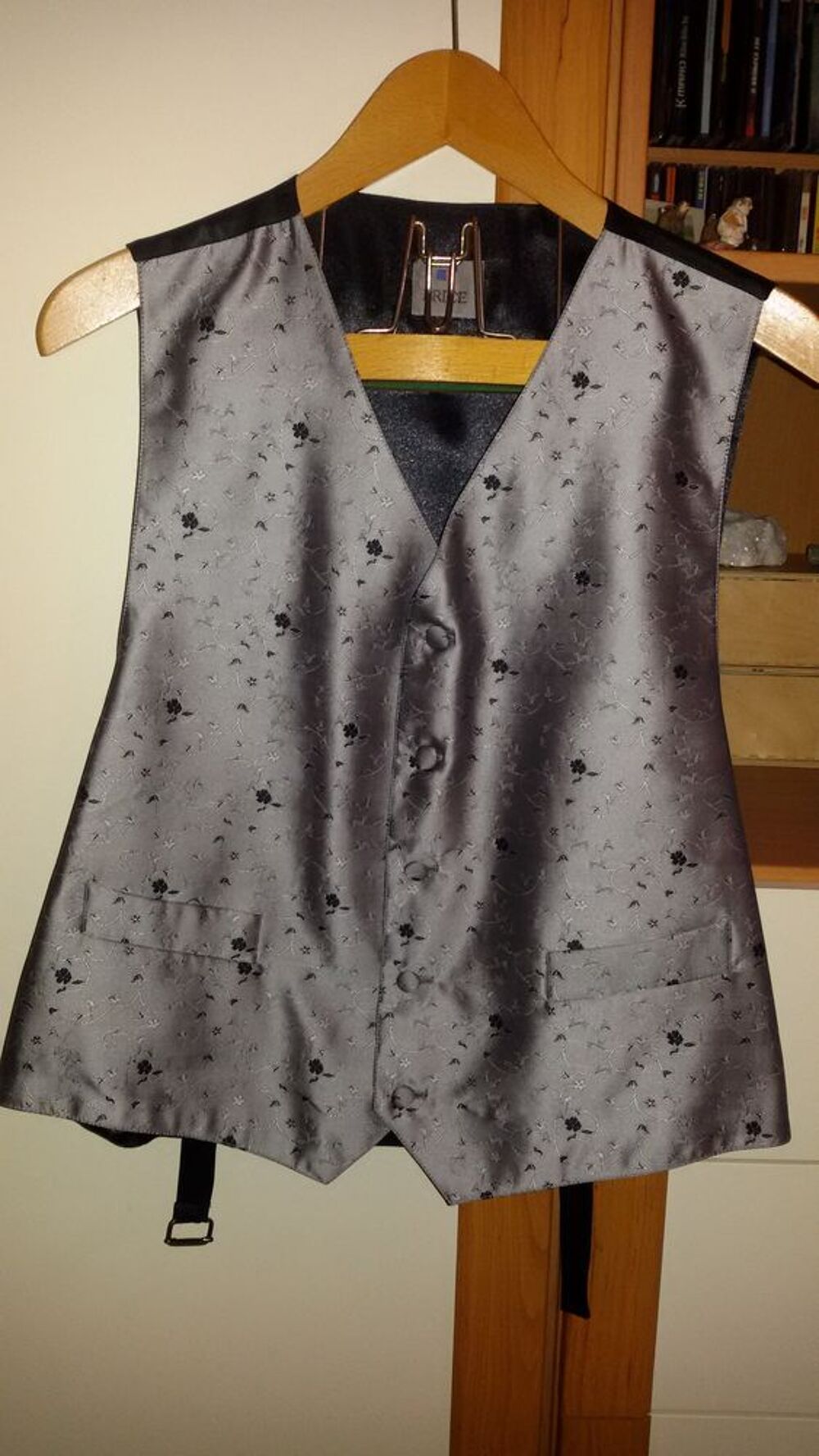Petit gilet homme gris. Vêtements
