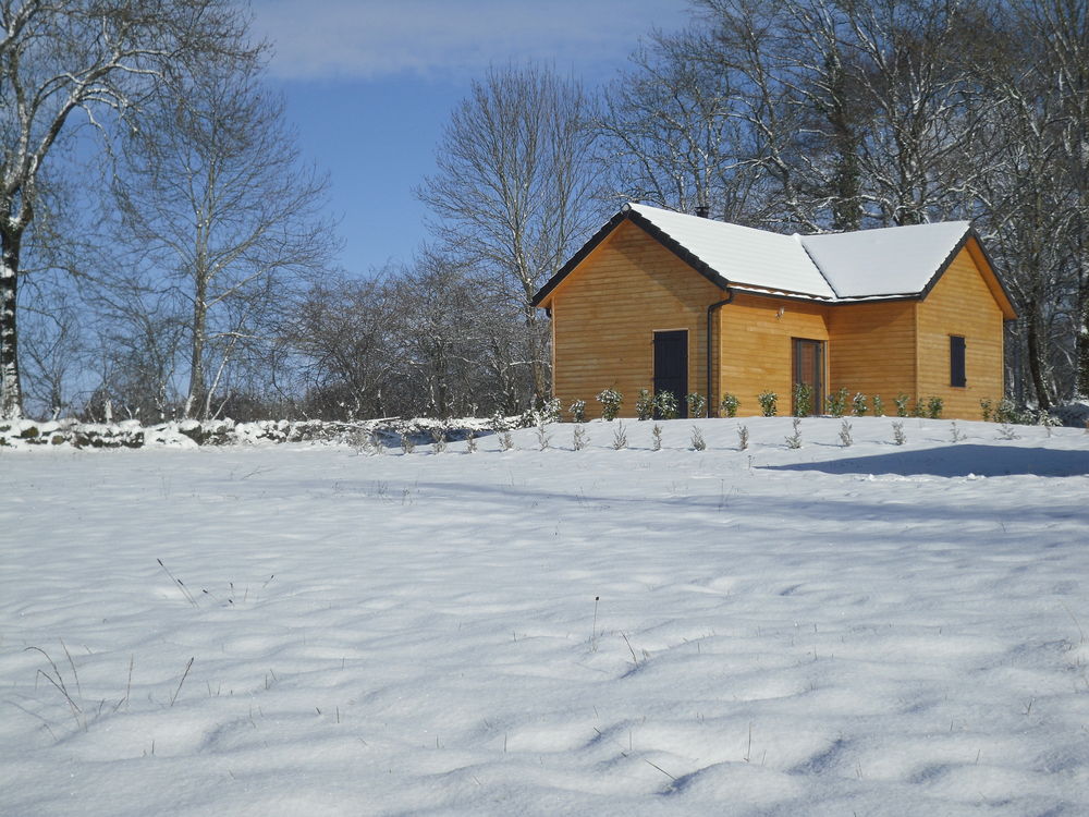   Chalet bois tout confort proche de Salers avec spa Auvergne, Le Vigean (15200)