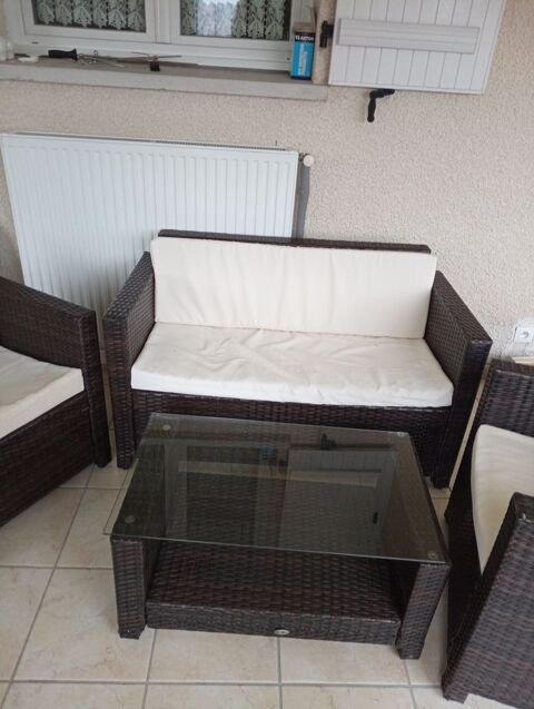 Salon de jardin en r�sine  80 Langogne (48)