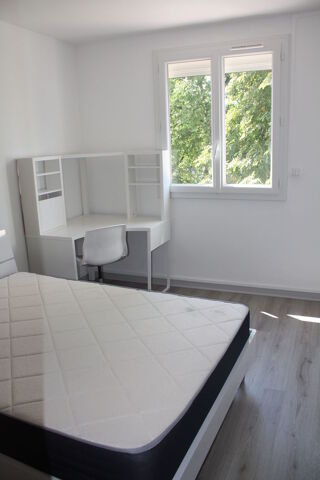  Appartement à louer 4 pièces 81 m² Bordeaux