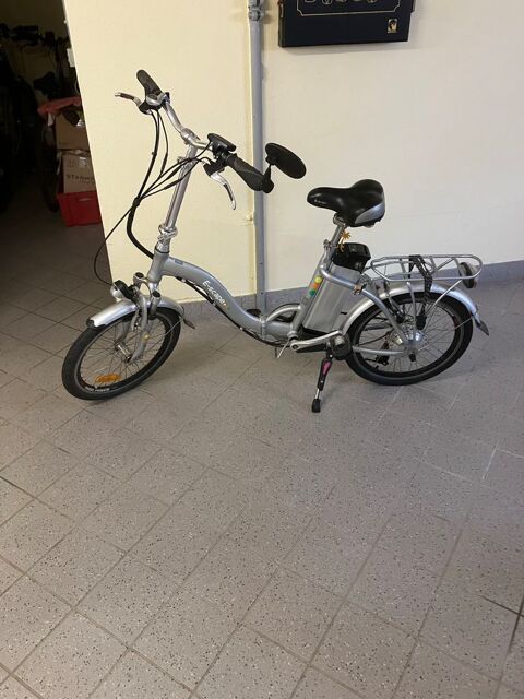 mini vélo pliant électrique 450 Longchamp (88)