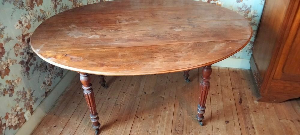 Table ovale roulante Meubles