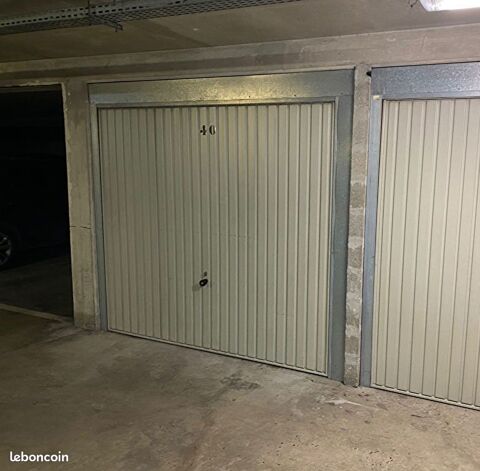  Parking / Garage � louer 15 m� Suresnes