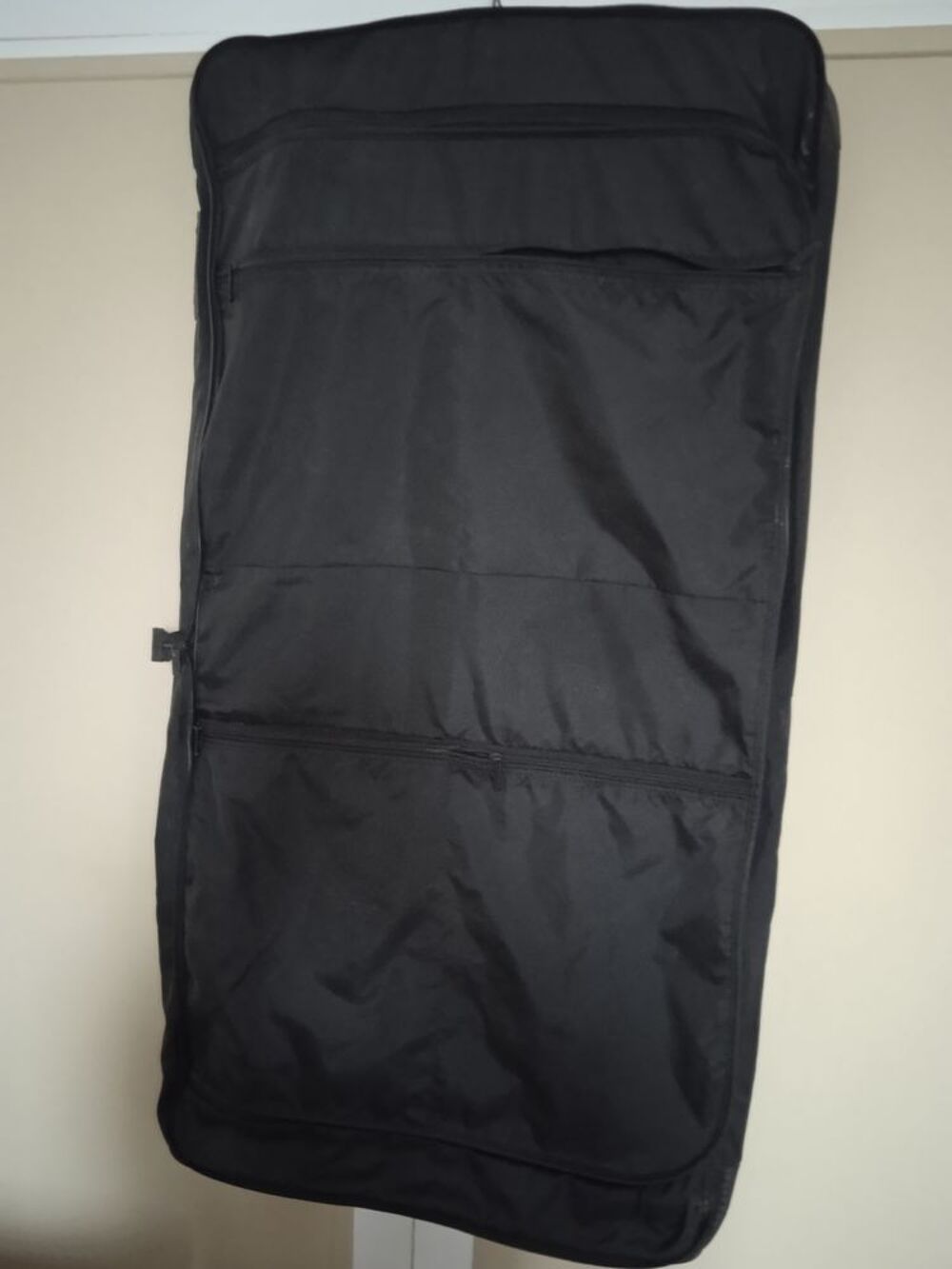 Porte vetements et costumes delsey helium Maroquinerie
