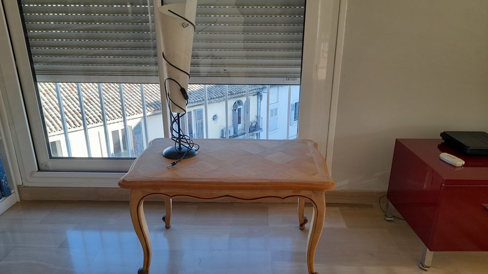 table basse + lampes(2) Meubles