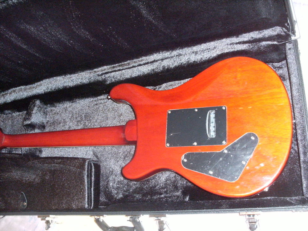 GUITARE ELECTRIQUE HARLEY BENTON GST 24 DE LUXE - Instruments de musique