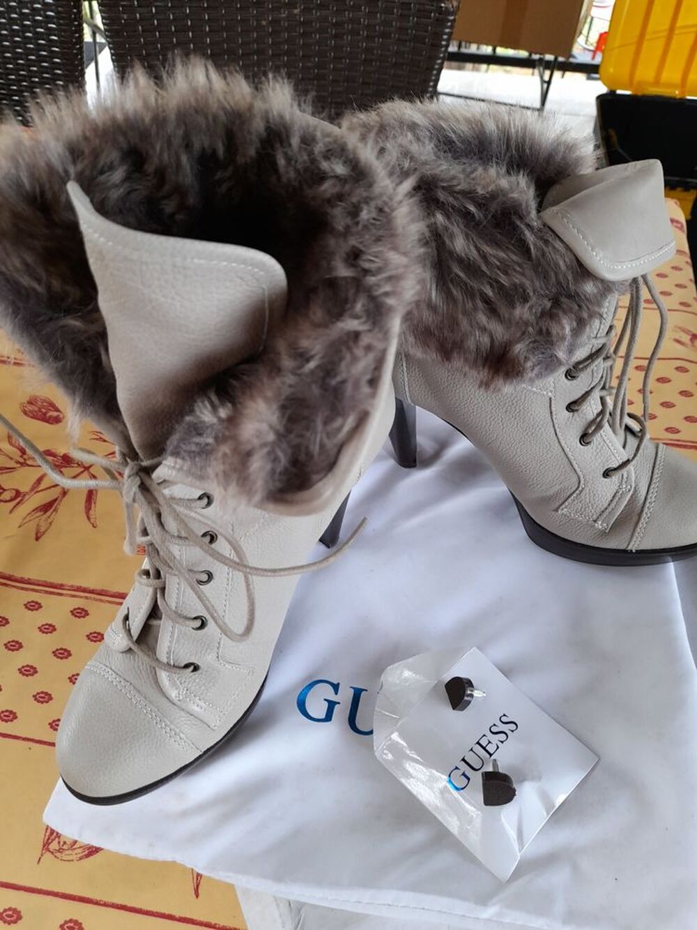 Chaussures GUESS 39 talon 12cm Chaussures