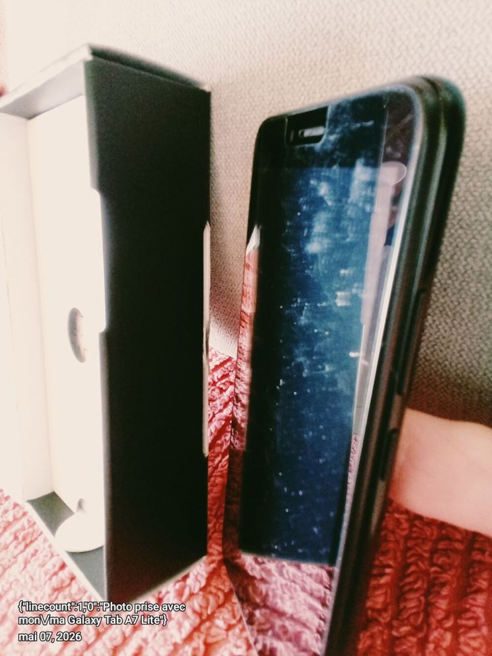 Smartphone noir avec bo&icirc;te d'origine Téléphones et tablettes