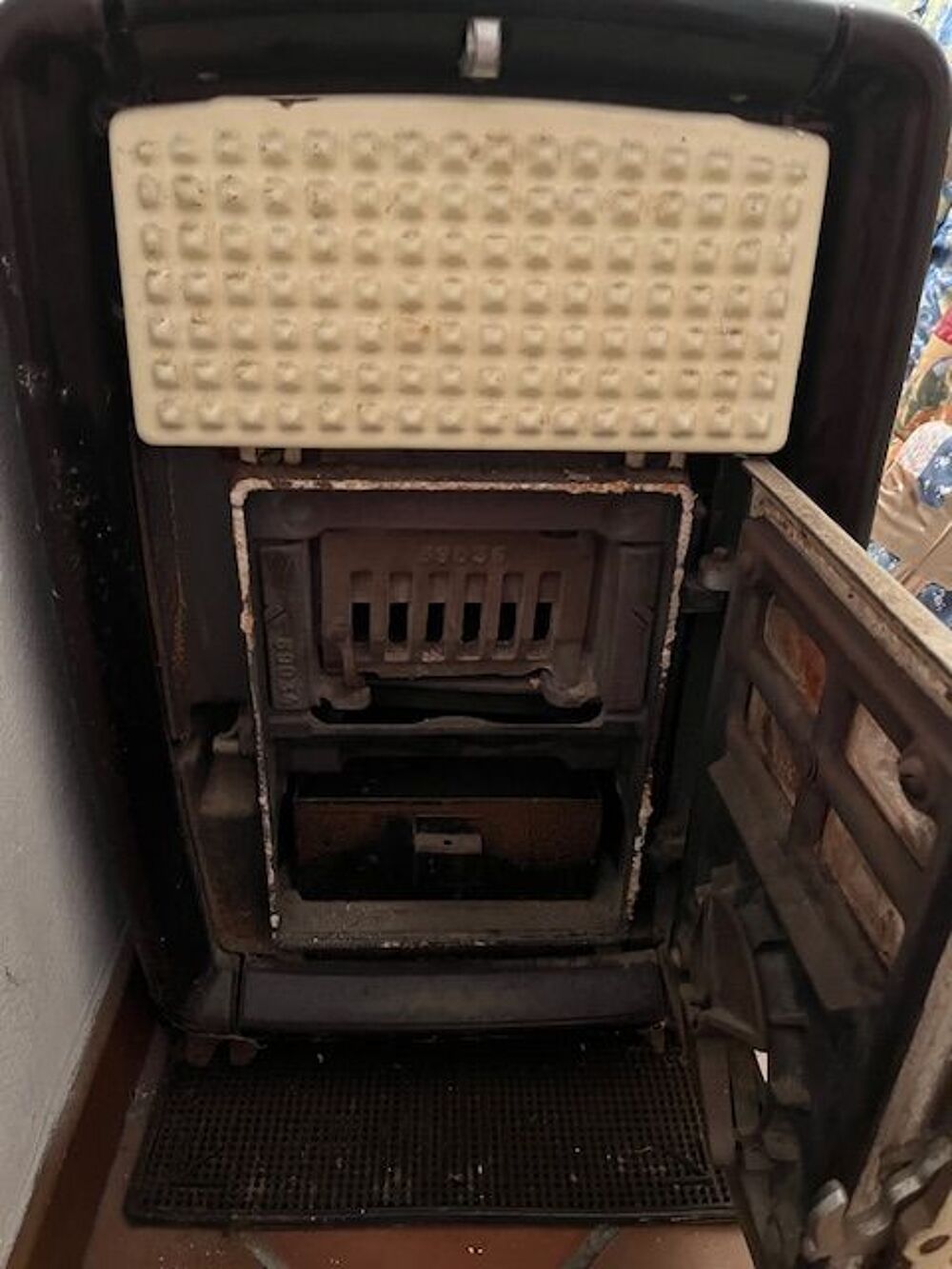 Po&ecirc;le a bois en fonte &eacute;maill&eacute;e ARTHUR MARTIN Bricolage