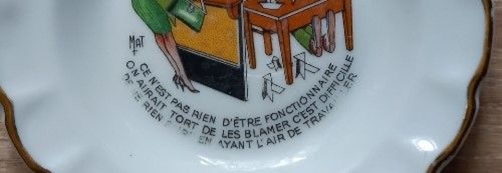 Coupelle blague fonctionnaire en porcelaine de Limoges Décoration