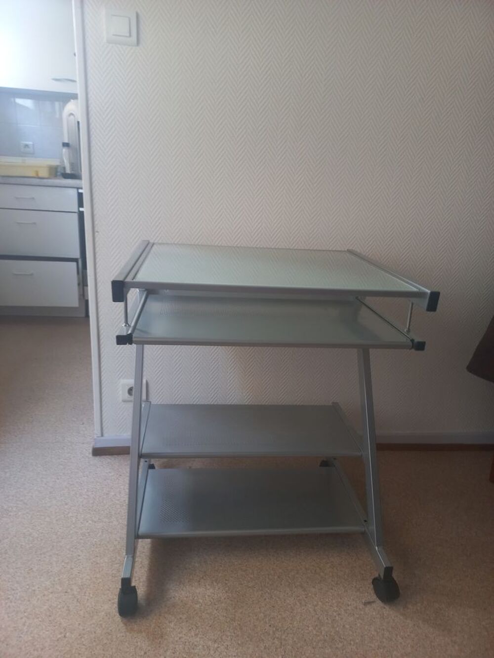 Table informatique sur roulettes Meubles