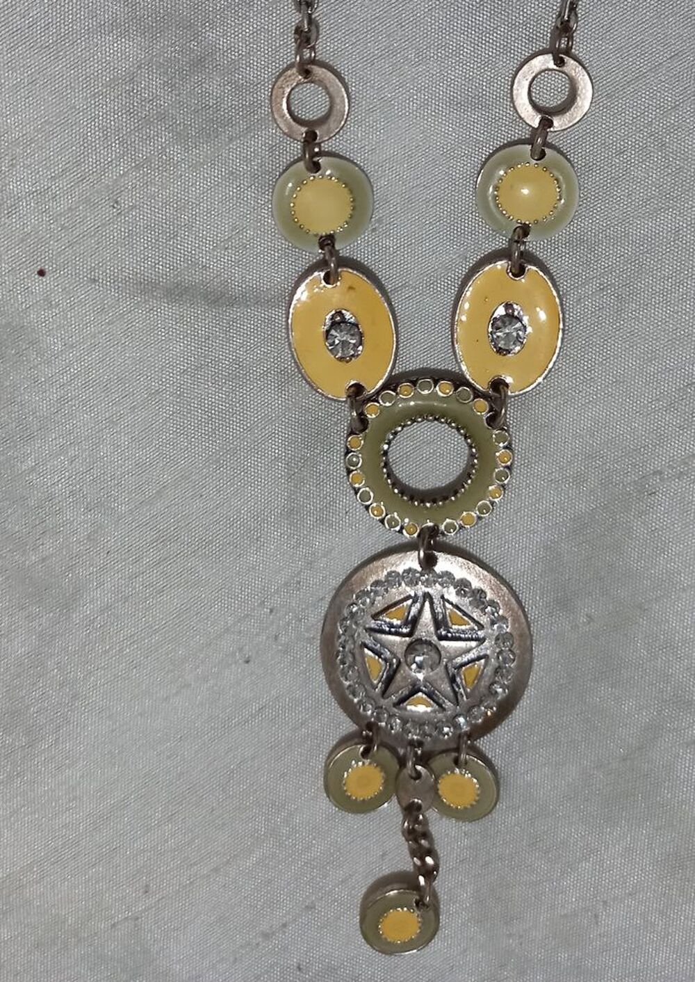 Sautoir &agrave; strass Bijoux et montres