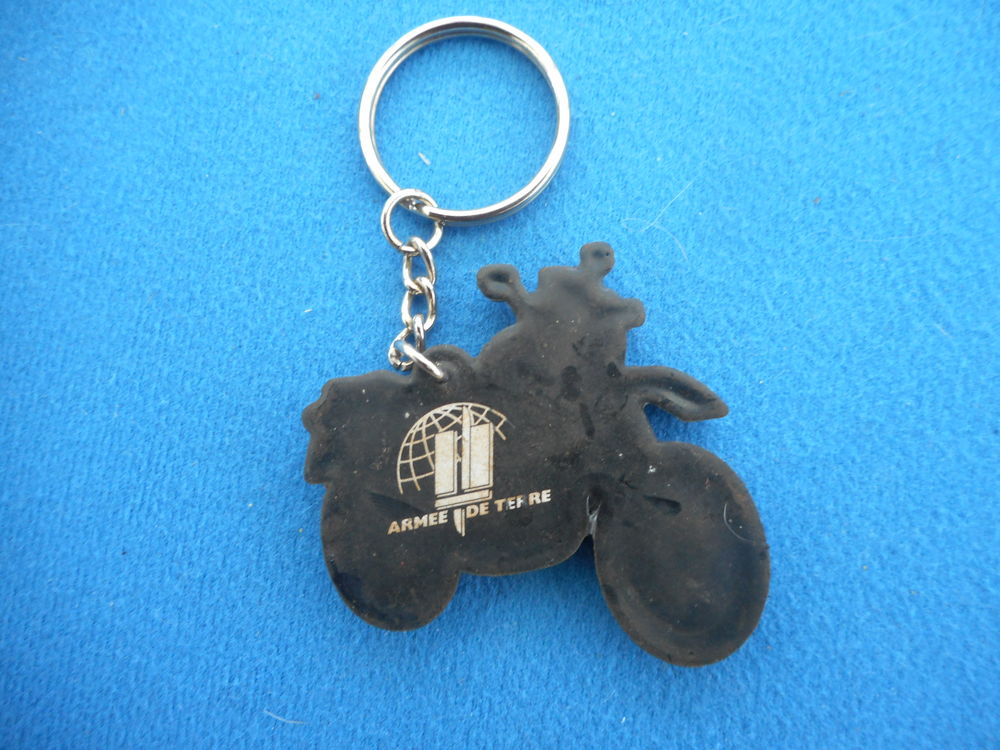 Porte cl&eacute; arm&eacute;e de terre "moto" 