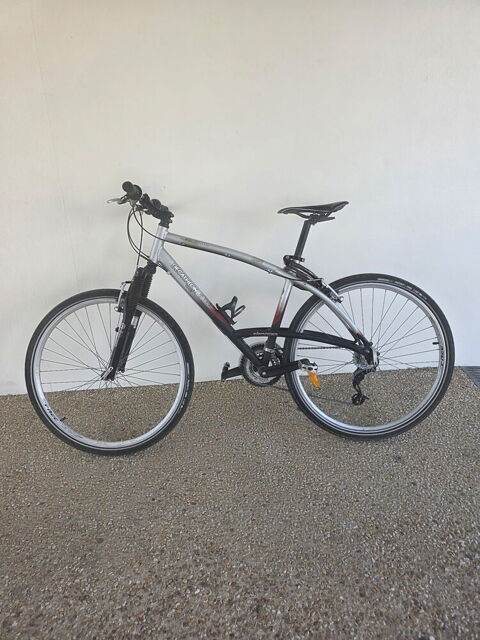Vélo de ville / VTC Triball Decathlon 28  ? Bon état Thorigné-Fouillard (35)