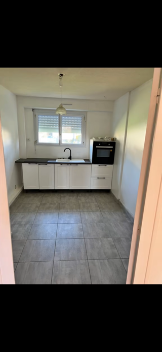  Appartement à louer 3 pièces 66 m²