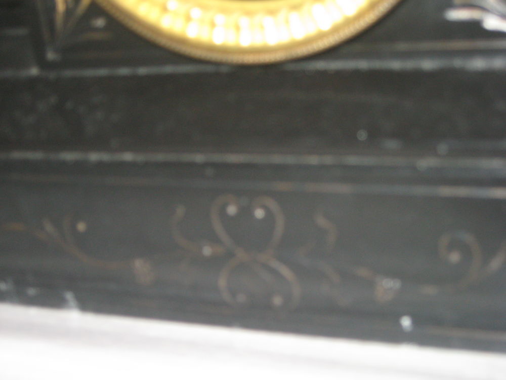 Ancienne pendule de chemin&eacute;e en marbre D�coration