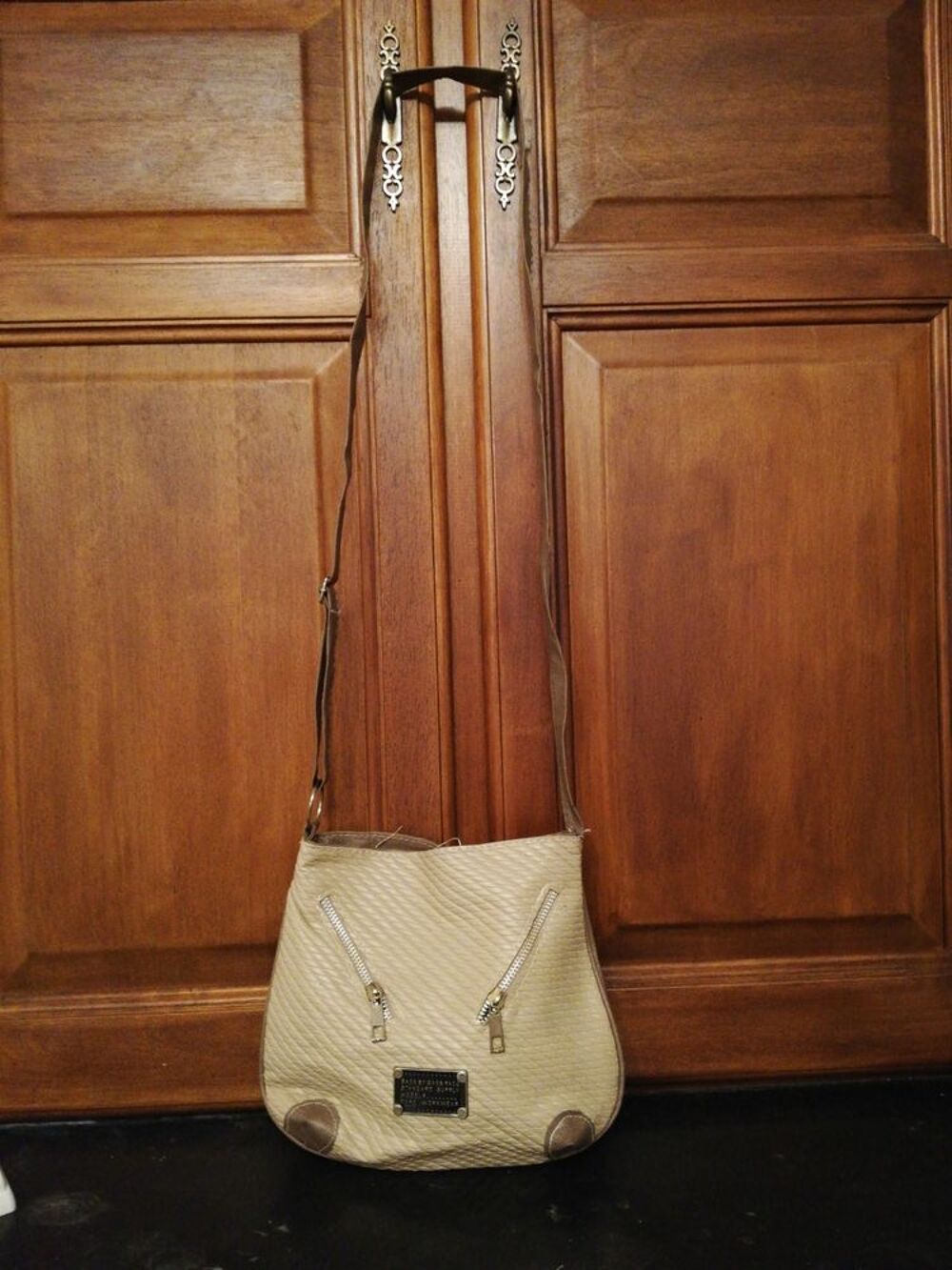 Sac &agrave; main synth&eacute;tique beige/tr&egrave;s bon &eacute;tat Maroquinerie