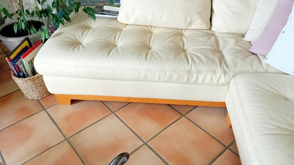 ROCHE ET BOBOIS? Canap&eacute; d'angle cuir jaune clair, Meubles