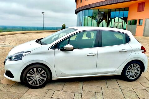 Peugeot 208 1.2 PureTech 110ch S&S BVM5 Allure 2015 occasion Fr&eacute;jus 83600