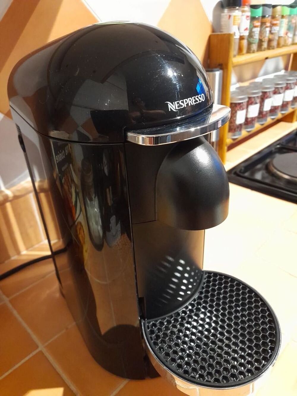 cafeti&egrave;re verso titane plus vertuo Electroménager