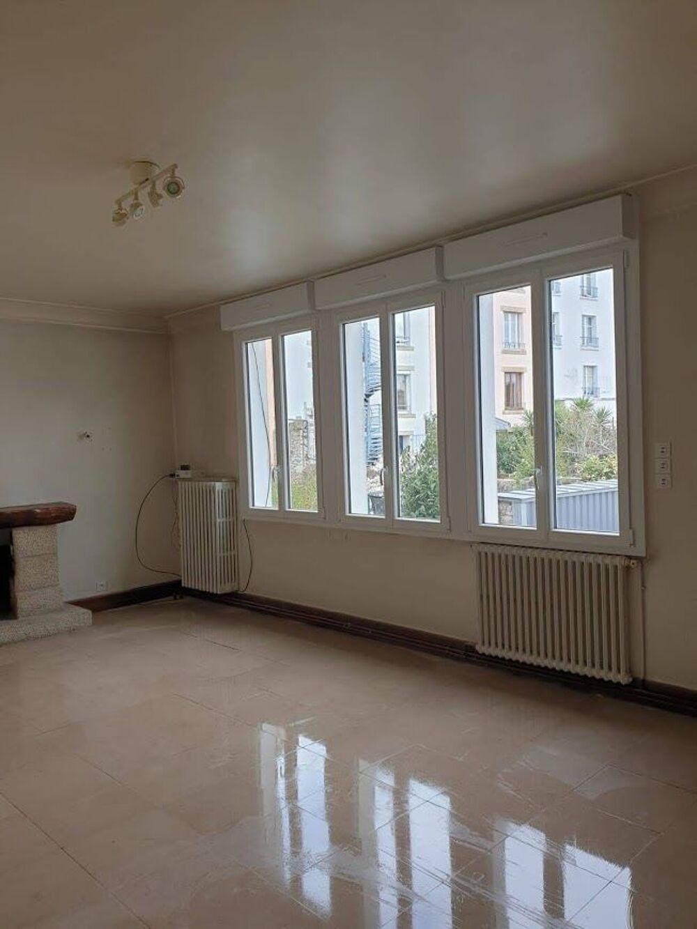 Location Appartement T4 130 m2 Quimper Centre-ville à pied. Quimper