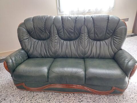 Canap� en cuir 3 places vert fonc�
50 Cr�py-en-Valois (60)