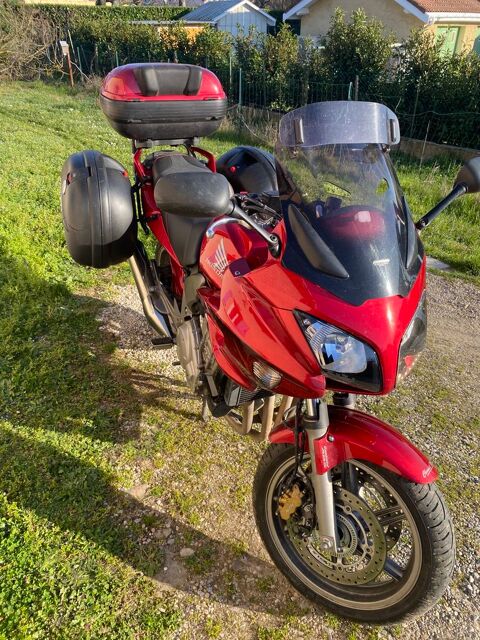 Moto HONDA 2010 occasion &Eacute;pinouze 26210