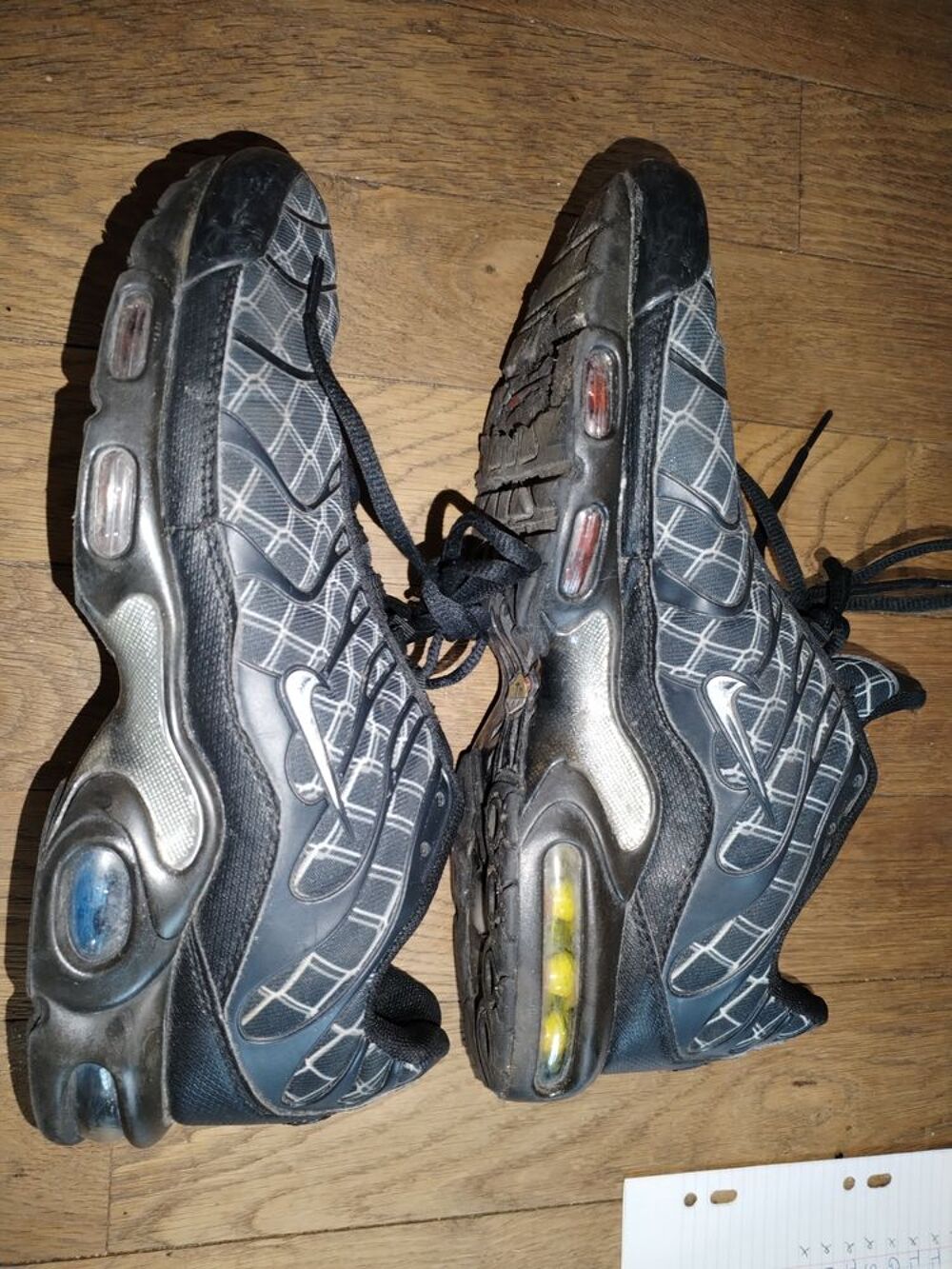 Basket nike tn (taille 43)
Chaussures