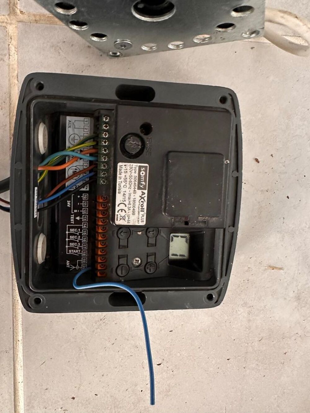 moteur Somfy avec bo&icirc;tier Axroll Bricolage