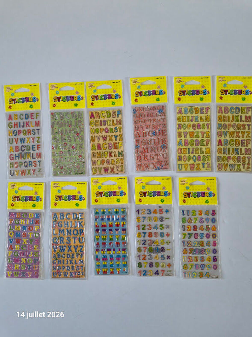Lot de 11 pochettes d'adh&eacute;sifs, Stickers lettres et chiffres Jeux / jouets