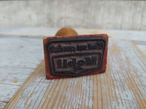 Ancien Tampon Publicitaire Mobil Collection Automobile
35 Loches (37)