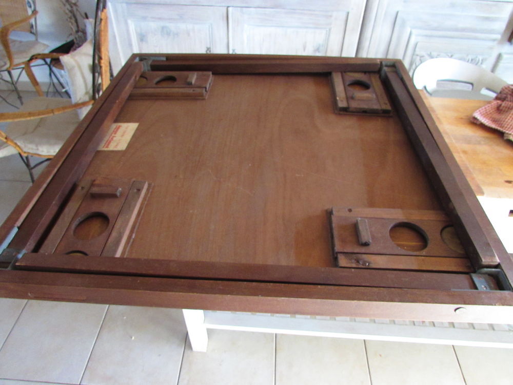 TABLE DE Bridge
Meubles