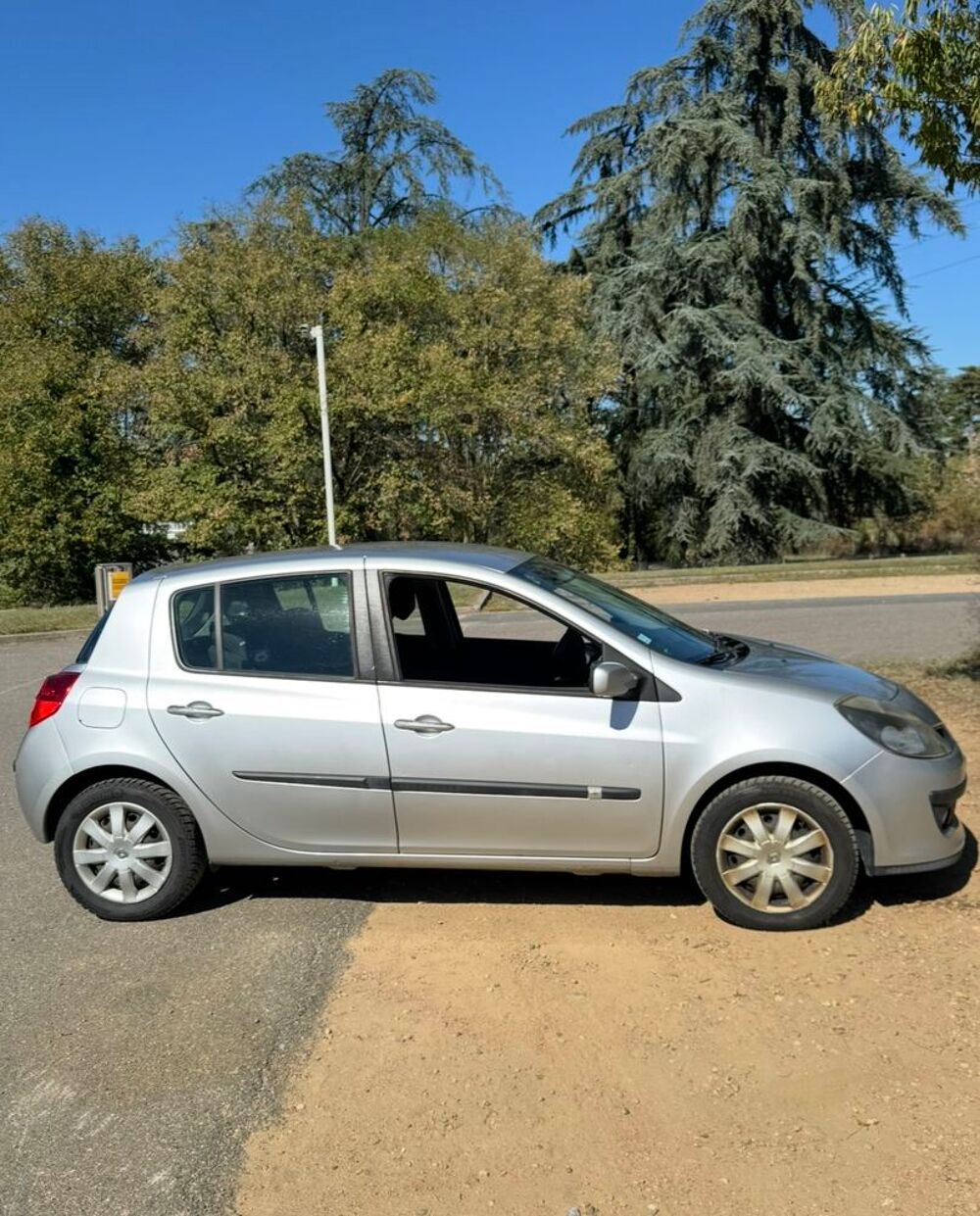 Clio III Clio 1.2 16V 75 Authentique 2006 occasion 69300 Caluire-et-Cuire